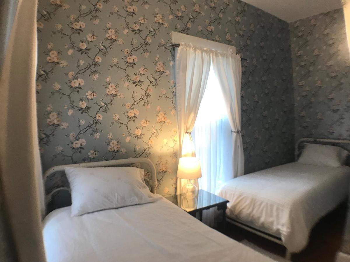 The Rogan House Bed & Breakfast Gambier Ngoại thất bức ảnh